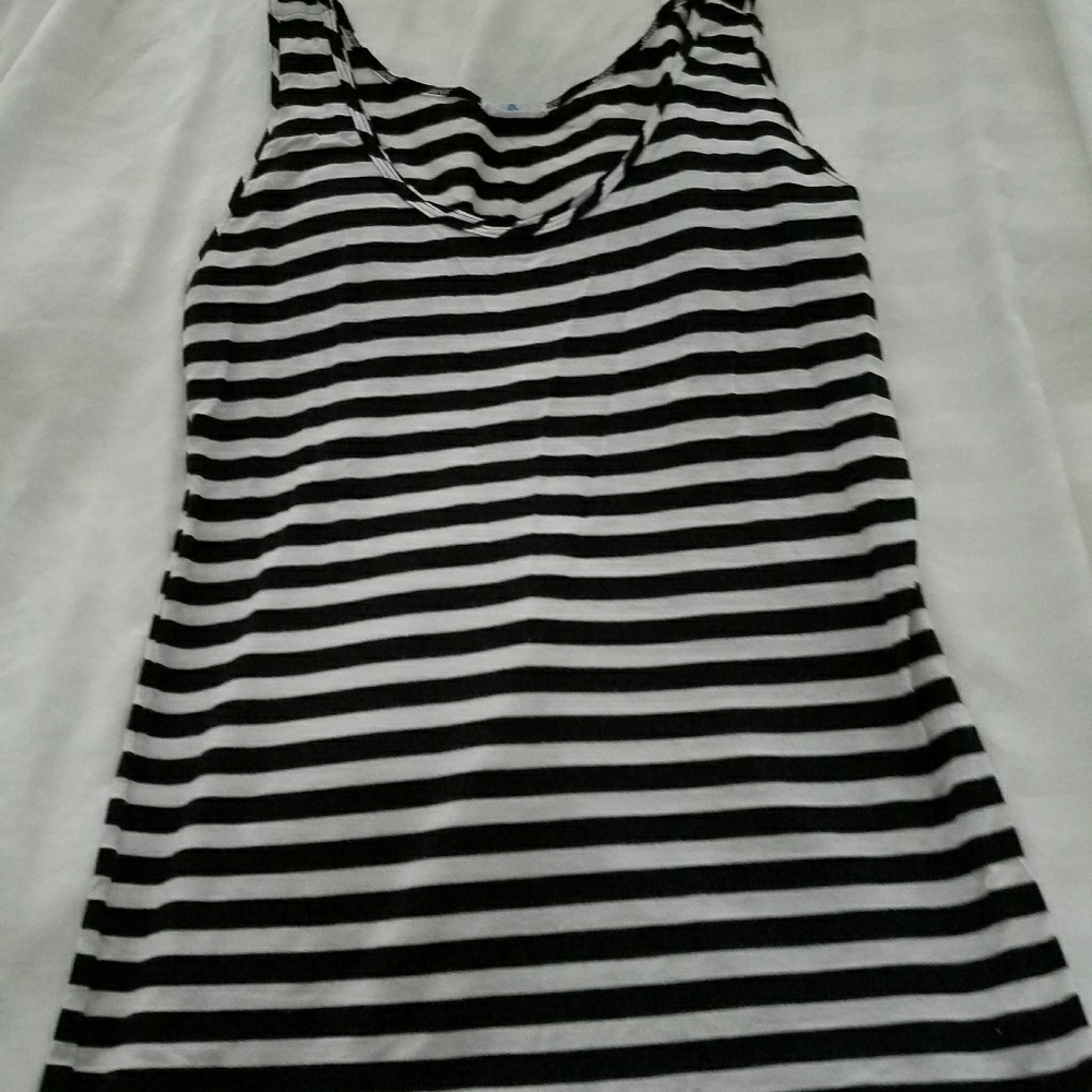 BUN  Striped nursing tank 🤰👶🍼